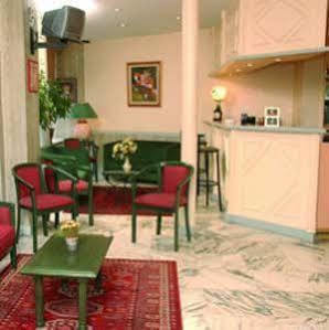 Maison Du Pré 2* Parigi