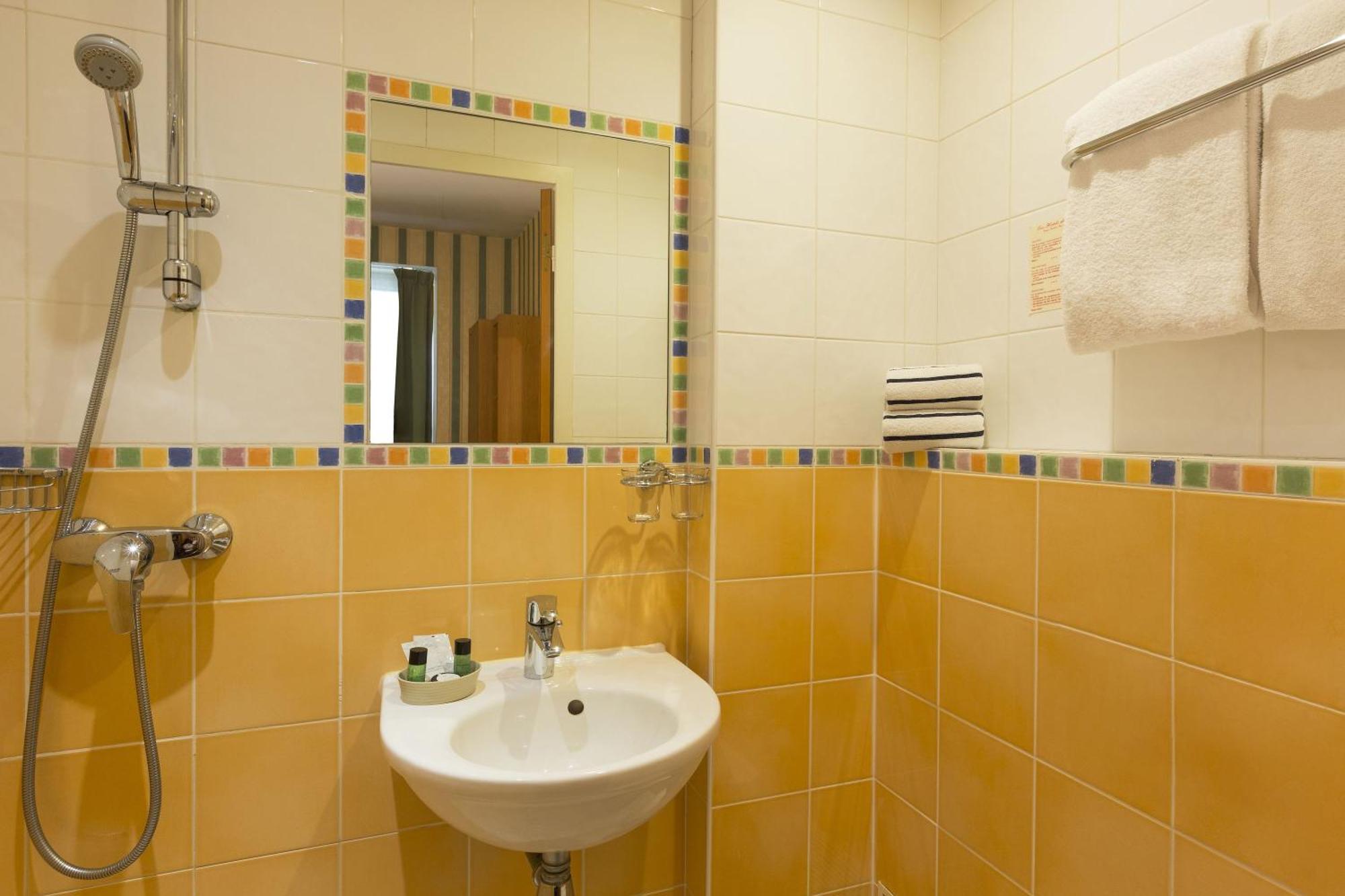 Maison Du Pre Hotel 2*