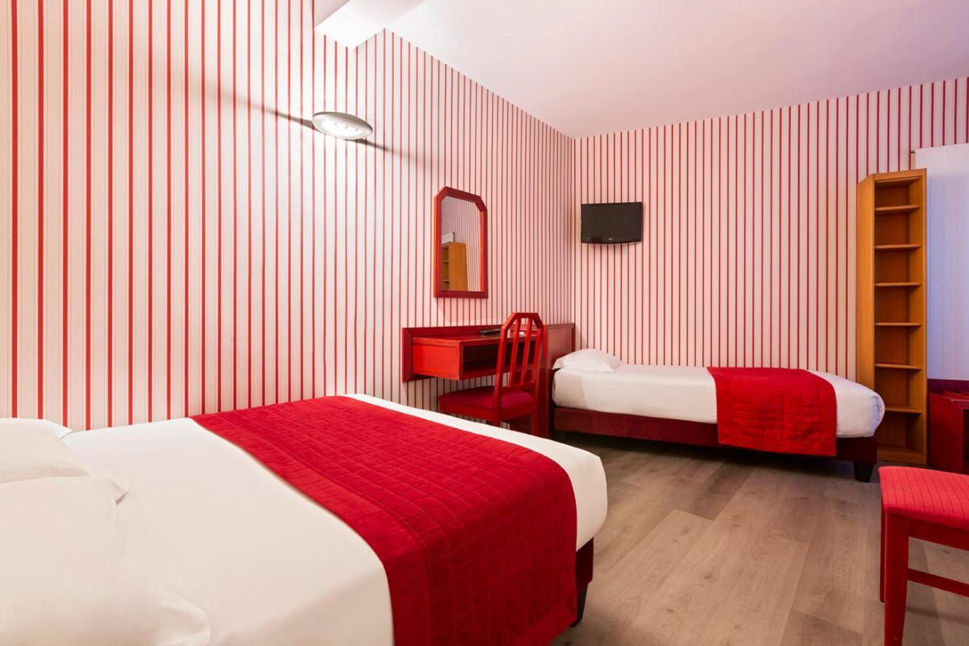 Hotel Maison Du Pre 2*